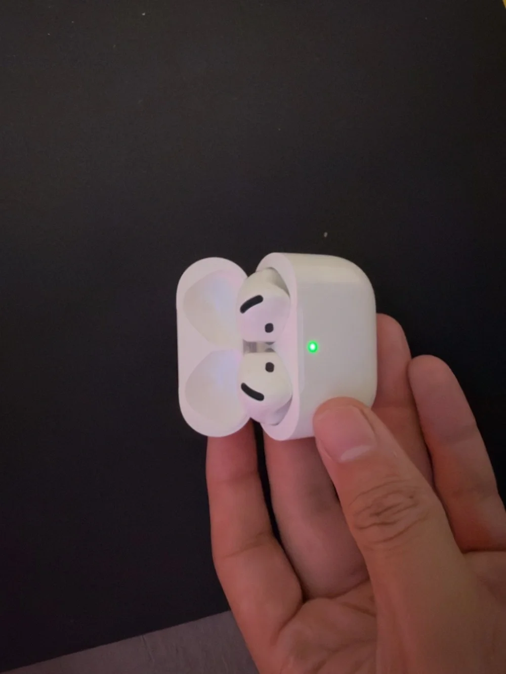 AirPods 4th Gen with Noise Cancelation USED No Issues